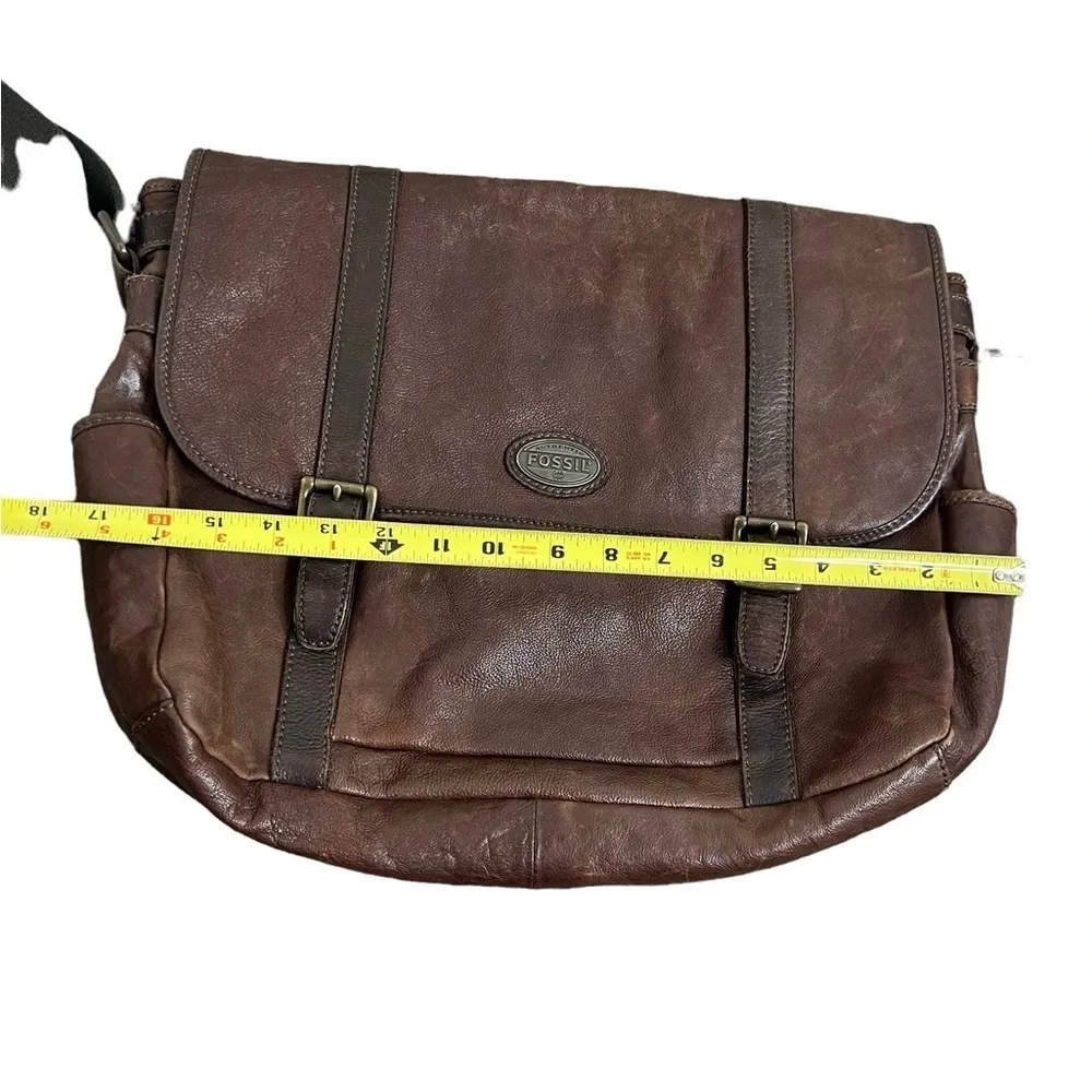 Fossil Men’s Leather Estate Messenger East West Brown Messenger Bag - Picture 11 of 16